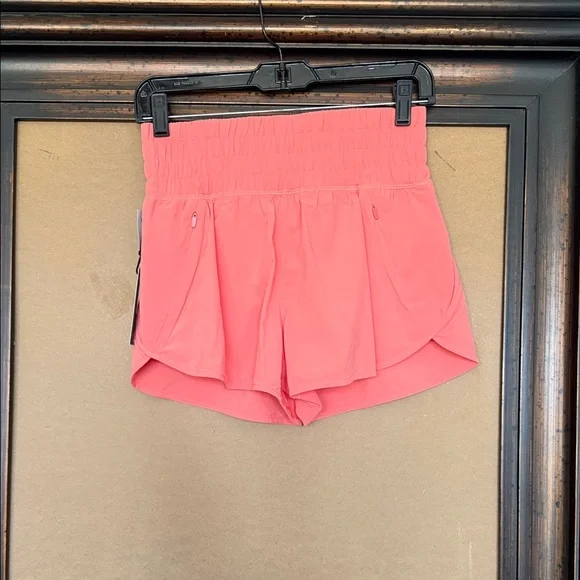NWT TNAction Endurance Strawberry Sorbet Short 3” - Picture 2 of 10